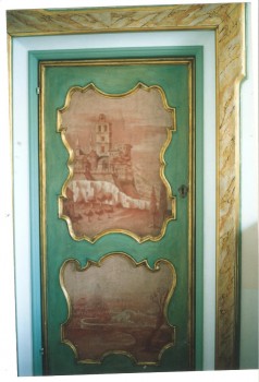 porta laccata con dipinti ad olio su tela, dopo il restauro