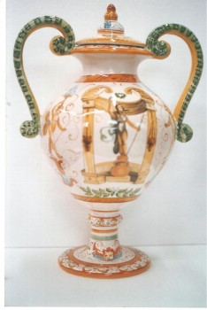 vaso con decori di Palazzo del Duca - Senigallia