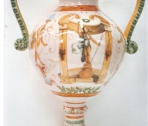 vaso-con-decori-di-palazzo-del-duca-senigallia